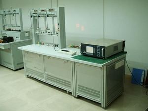 Thiết kế cấu trúc tích hợp YC1893R Hệ thống kiểm tra đồng hồ ba pha có độ chính xác cao cho phòng thí nghiệm đo lường